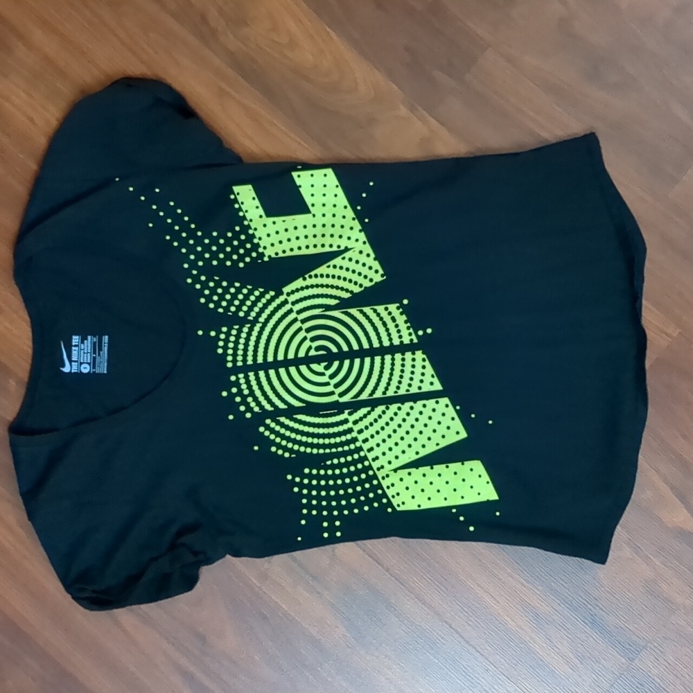 Nike Women's Graphic V Neck T-shirt Size S